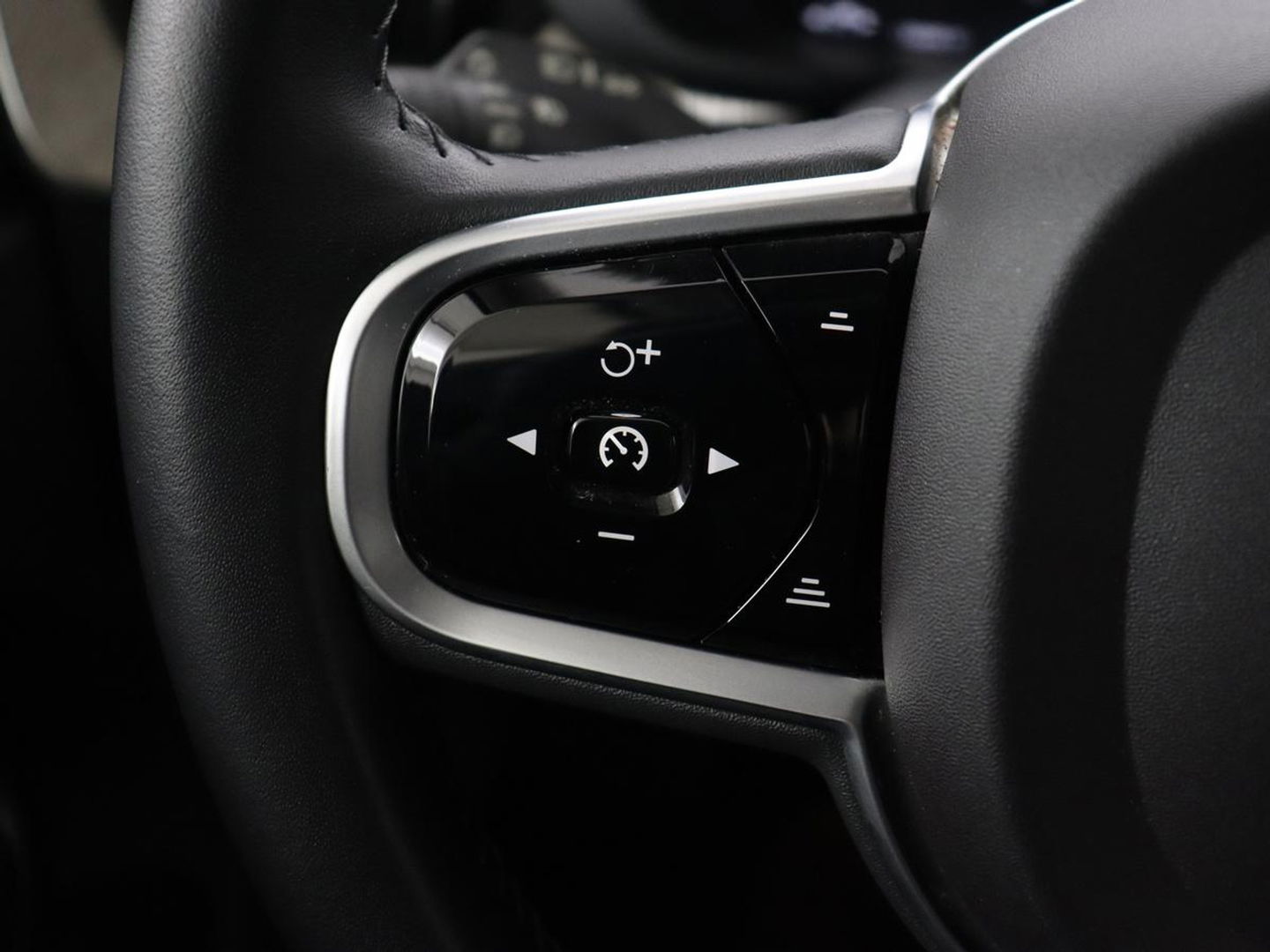 Volvo XC60 2.0 T8 TwinEngine AWD Inscription | Panoramadak | Stoelventilatie | 360 Camera | Leder | Harman/Kardon | Adaptive cruise | Navigatie