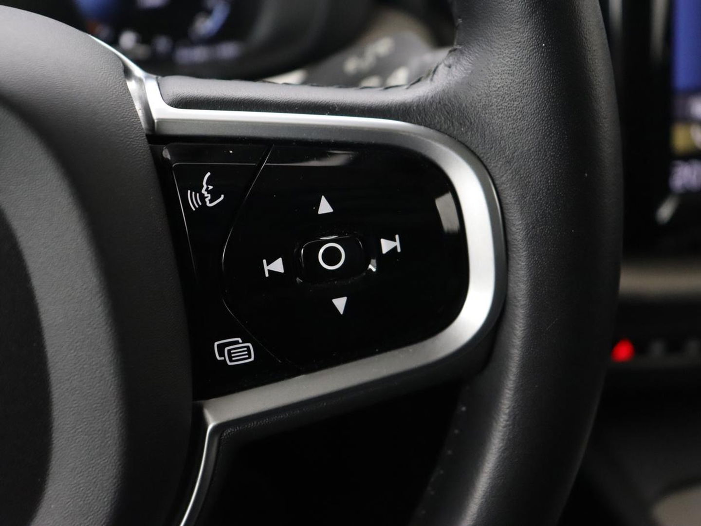 Volvo XC60 2.0 T8 TwinEngine AWD Inscription | Panoramadak | Stoelventilatie | 360 Camera | Leder | Harman/Kardon | Adaptive cruise | Navigatie