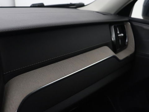 Volvo XC60 2.0 T8 TwinEngine AWD Inscription | Panoramadak | Stoelventilatie | 360 Camera | Leder | Harman/Kardon | Adaptive cruise | Navigatie