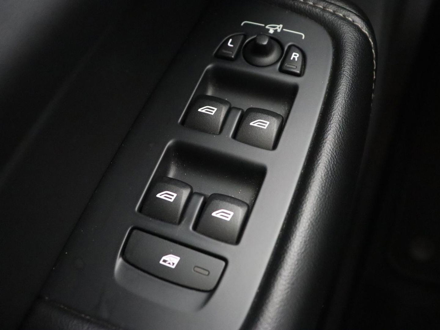 Volvo XC60 2.0 T8 TwinEngine AWD Inscription | Panoramadak | Stoelventilatie | 360 Camera | Leder | Harman/Kardon | Adaptive cruise | Navigatie