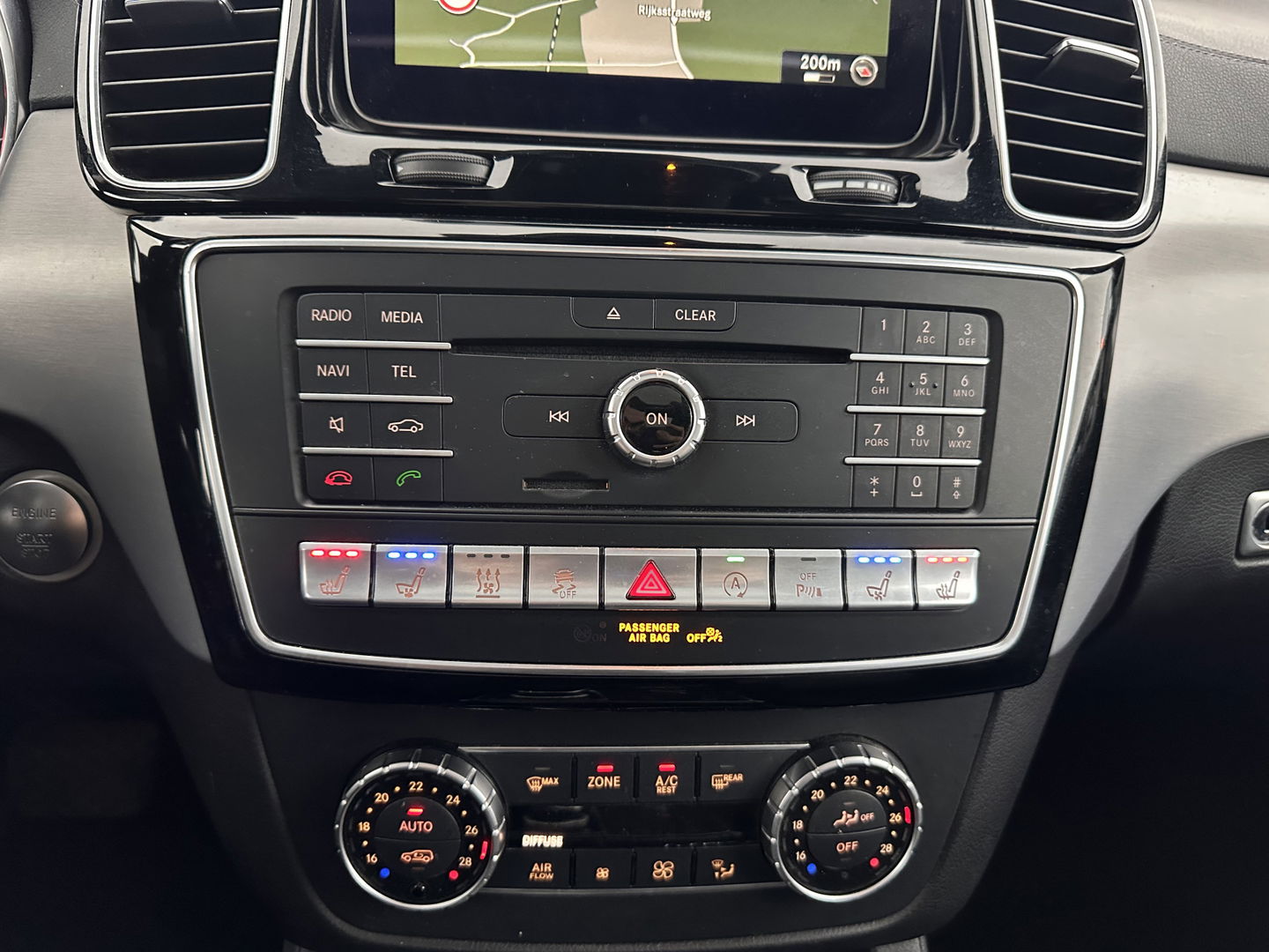 Mercedes-Benz GLS 350 d 4MATIC *PANO | LUXURY-LEATHER | FULL-LED | DISTRONIC | BLIND-SPOT | MEMORY-PACK | HARMAN/KARDON | TOP-VIEW | KEYLESS | SHIFT-PADDLES | PRIVACY-GLASS | TOWBAR | 19''ALU*