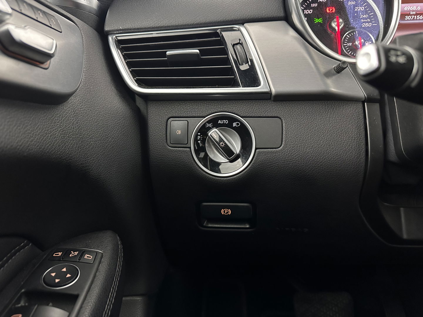 Mercedes-Benz GLS 350 d 4MATIC *PANO | LUXURY-LEATHER | FULL-LED | DISTRONIC | BLIND-SPOT | MEMORY-PACK | HARMAN/KARDON | TOP-VIEW | KEYLESS | SHIFT-PADDLES | PRIVACY-GLASS | TOWBAR | 19''ALU*