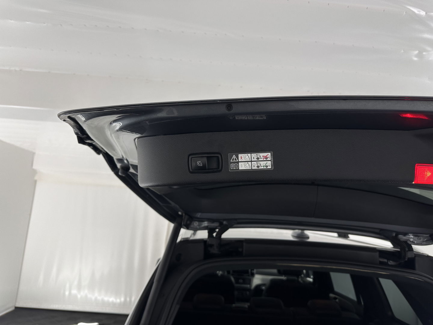 Mercedes-Benz GLS 350 d 4MATIC *PANO | LUXURY-LEATHER | FULL-LED | DISTRONIC | BLIND-SPOT | MEMORY-PACK | HARMAN/KARDON | TOP-VIEW | KEYLESS | SHIFT-PADDLES | PRIVACY-GLASS | TOWBAR | 19''ALU*