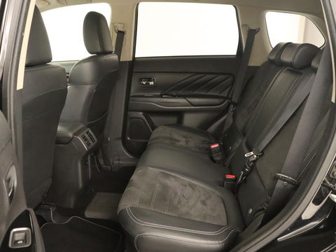 Mitsubishi Outlander 2.4 PHEV Pure+ | Trekhaak | Carplay | Leder/Alcantara | Camera | Keyless | Full LED | Climate control | Cruise control | Plug In
