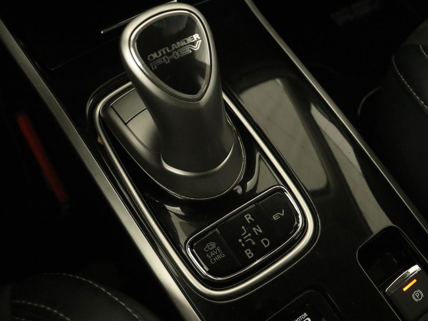 Mitsubishi Outlander 2.4 PHEV Pure+ | Trekhaak | Carplay | Leder/Alcantara | Camera | Keyless | Full LED | Climate control | Cruise control | Plug In