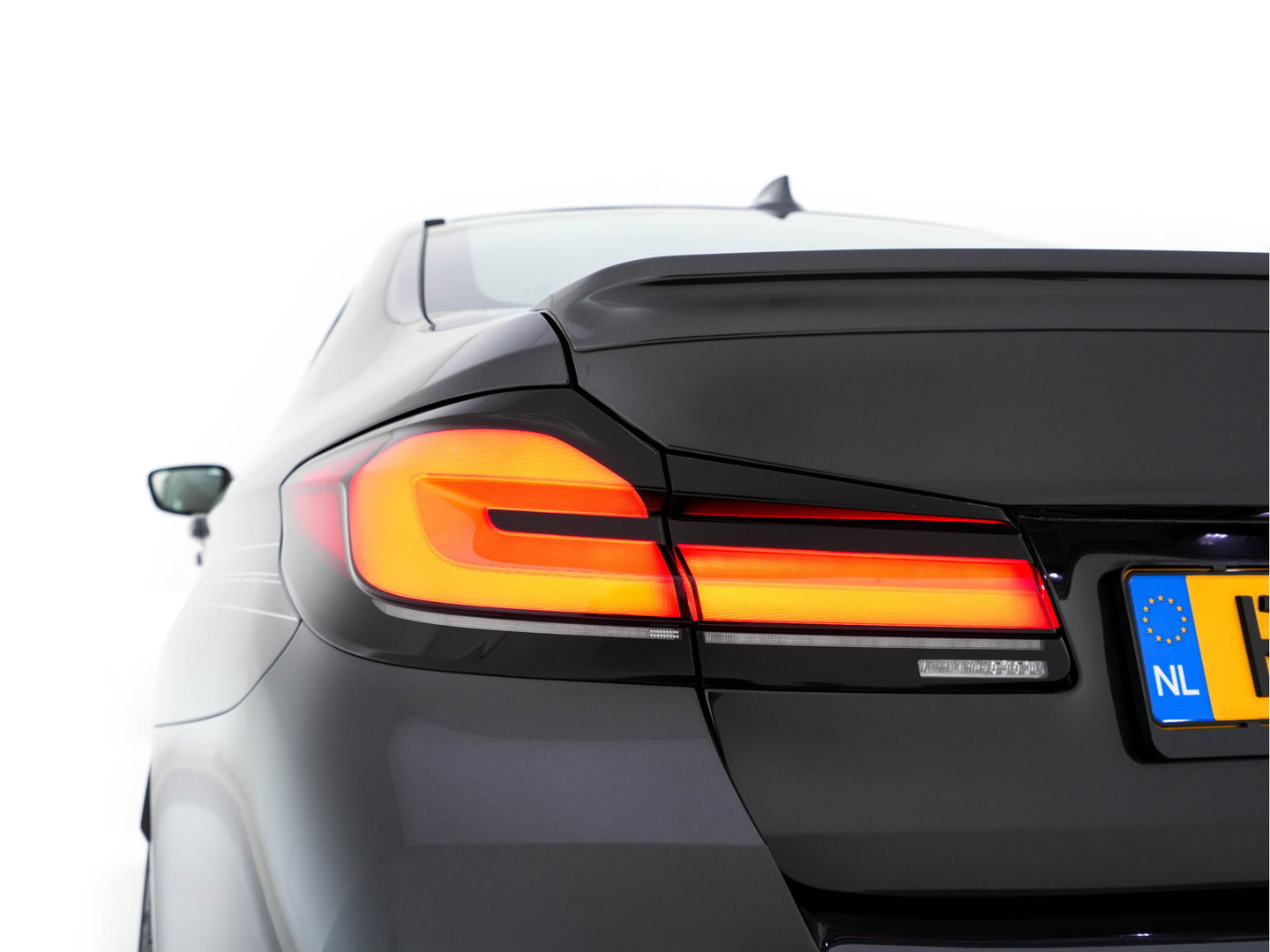 Alpina BMW ALPINA D5 S "Limousine nr.121" ALLRAD Aut. *PANO | LEATHER | HARMAN/KARDON | FULL-LED | ADAPTIVE-CRUISE | MEMORY-PACK | DIGI-COCKPIT | CAMERA | NAVI-FULLMAP | HEATED-COMFORTSEATS | AMBIENTLIGHT | SHIFTPADDLES |  TOWBAR | DAB | ..