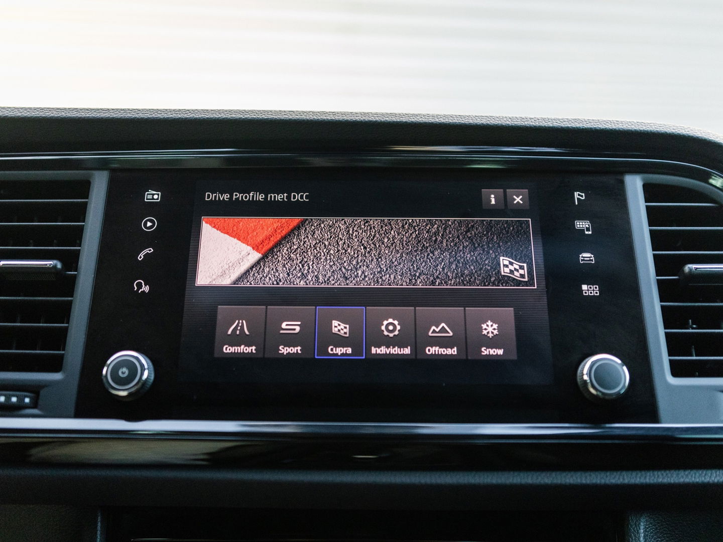 CUPRA Ateca 2.0 TSI 4DRIVE PANO BREMBO BEATS TREKHAAK KEYLESS