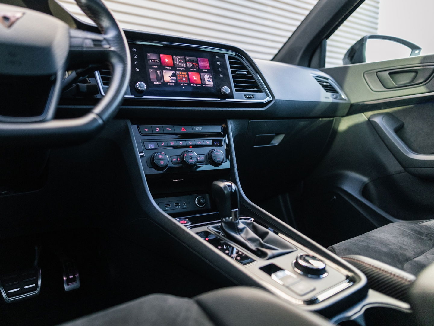 CUPRA Ateca 2.0 TSI 4DRIVE PANO BREMBO BEATS TREKHAAK KEYLESS