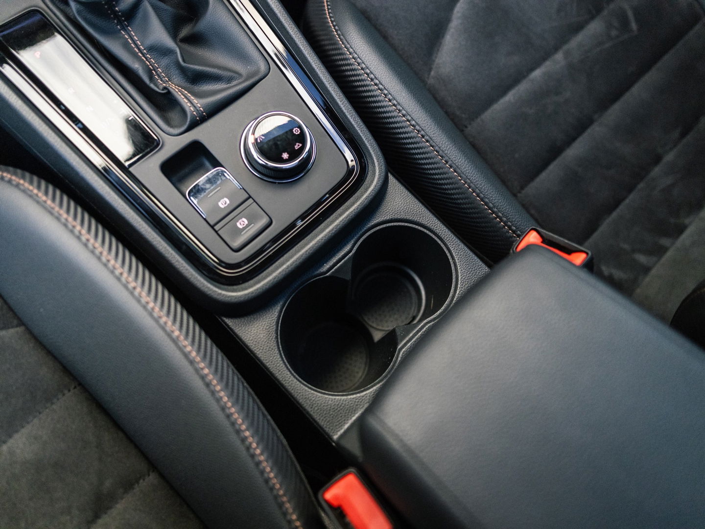 CUPRA Ateca 2.0 TSI 4DRIVE PANO BREMBO BEATS TREKHAAK KEYLESS