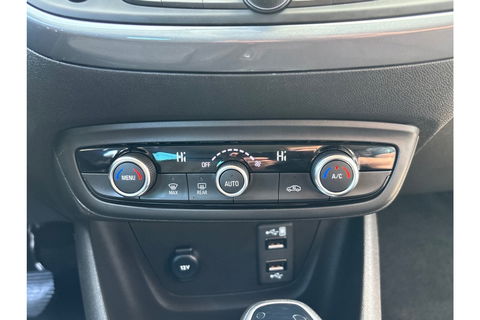 Opel Crossland 1.2 TURBO LEVEL 3 AUTOMAAT AIRCO NAVI PDC-CAMERA.