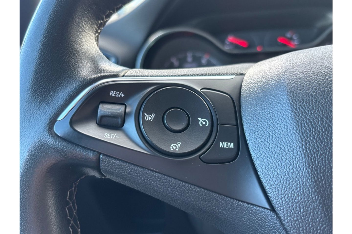 Opel Crossland 1.2 TURBO LEVEL 3 AUTOMAAT AIRCO NAVI PDC-CAMERA.