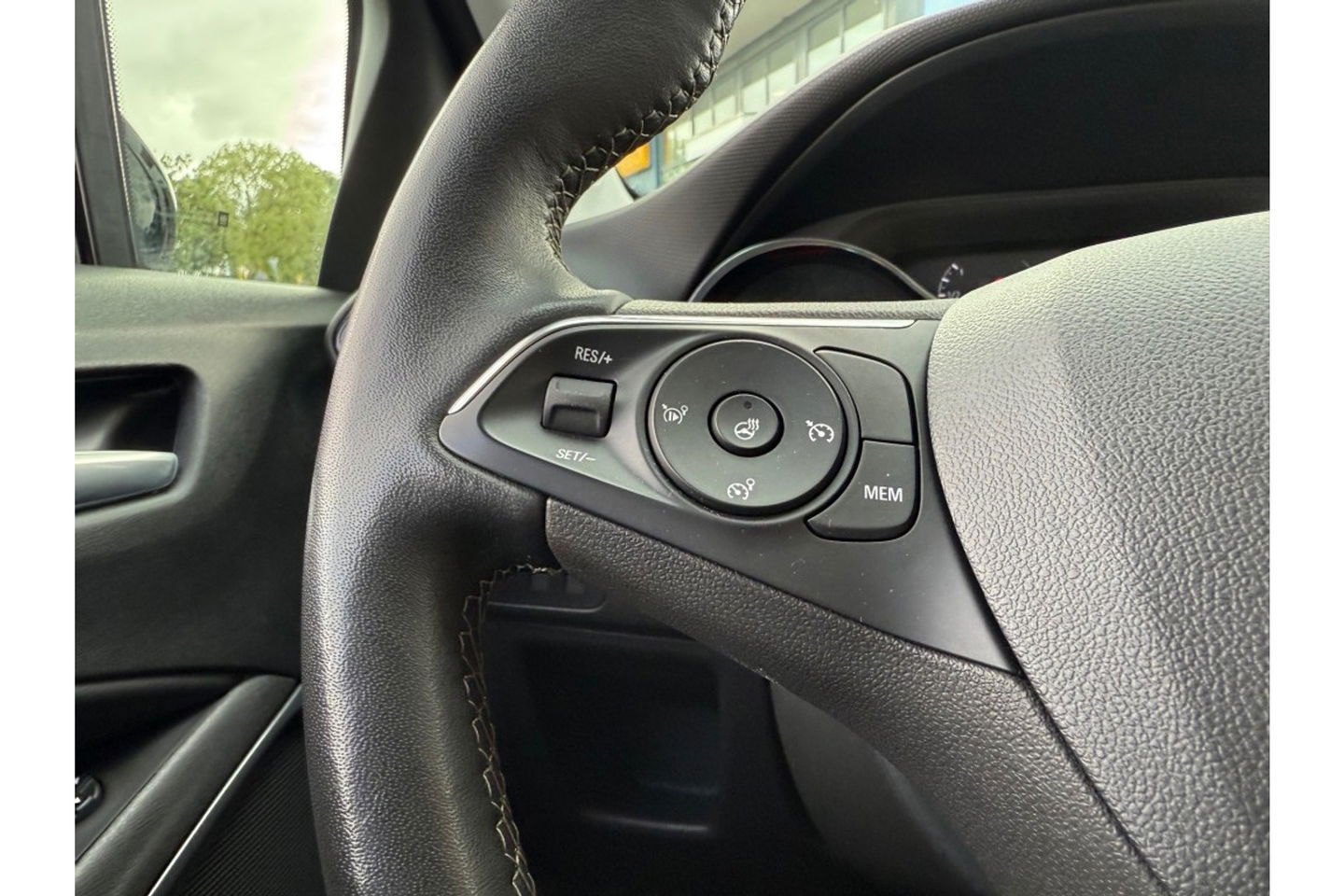 Opel Crossland 1.2 TURBO ELEGANCE 110PK AIRCO NAVI PDC-CAMERA.