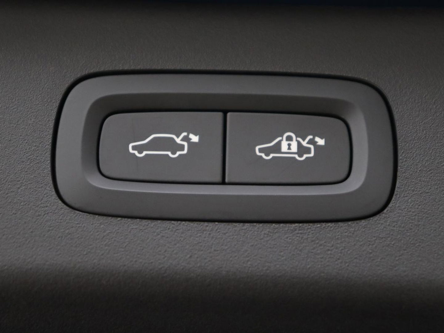 Lynk & Co 01 1.5 Plug In | Panoramadak | Infinity by Harman | Camera | Adaptive cruise | Stoelverwarming | Carplay | Memory | Full LED | PHEV