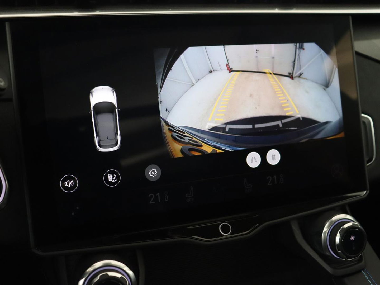 Lynk & Co 01 1.5 Plug In | Panoramadak | Infinity by Harman | Camera | Adaptive cruise | Stoelverwarming | Carplay | Memory | Full LED | PHEV