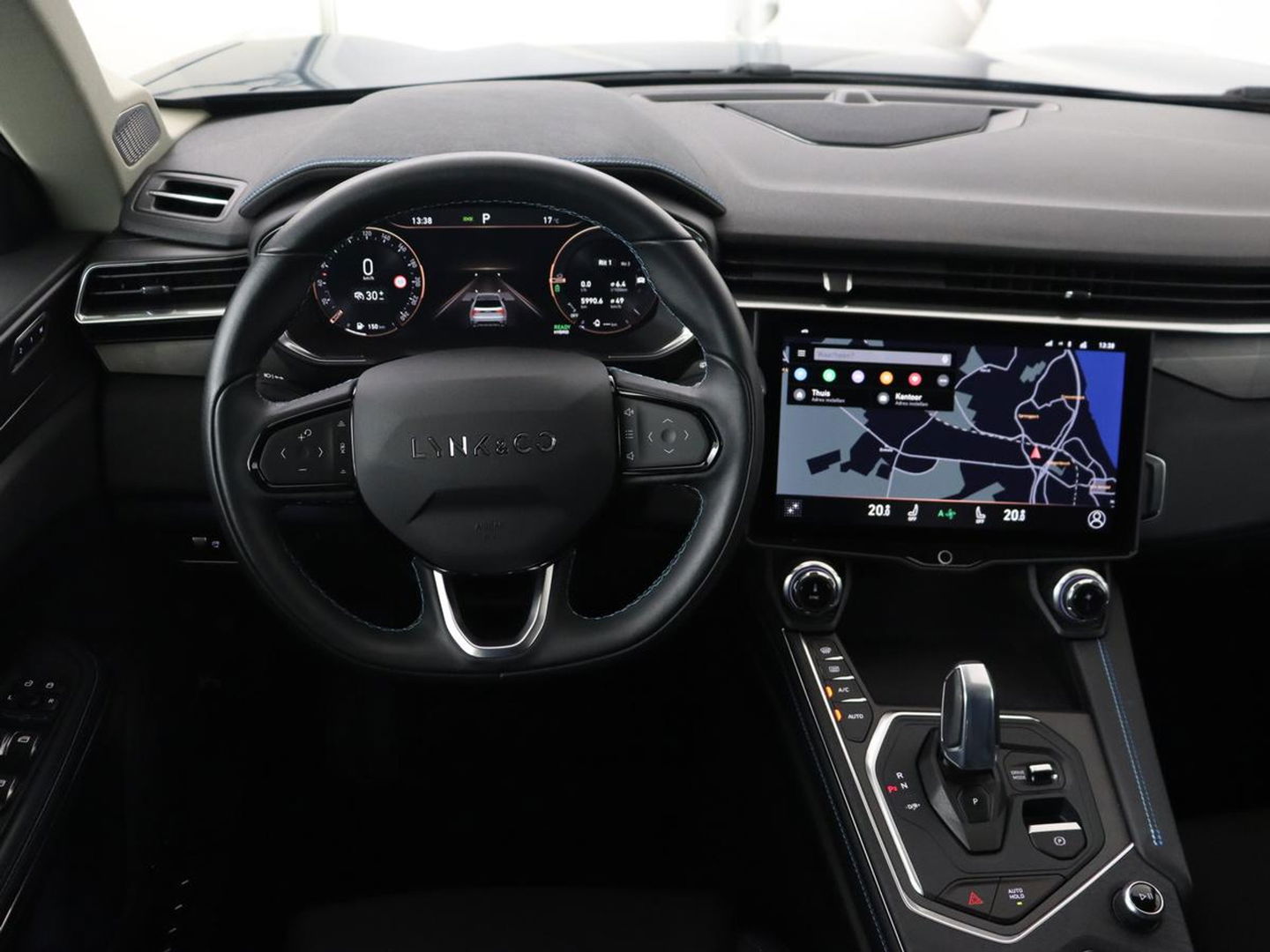 Lynk & Co 01 1.5 Plug In | Panoramadak | Infinity by Harman | Camera | Adaptive cruise | Stoelverwarming | Carplay | Memory | Full LED | PHEV