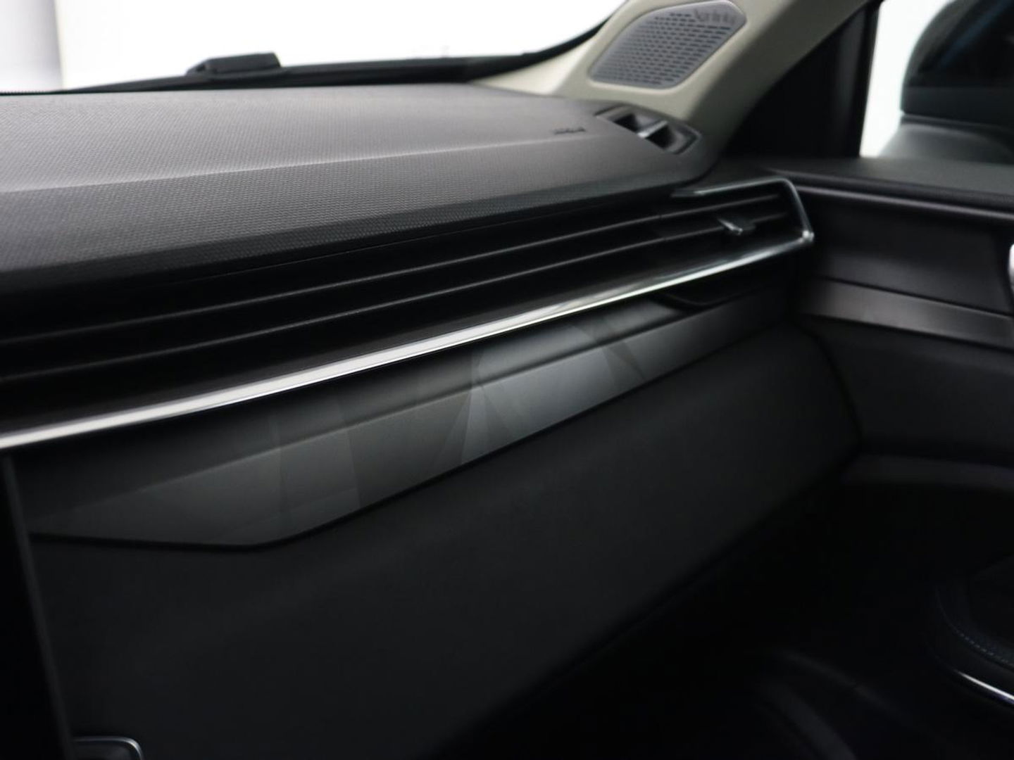 Lynk & Co 01 1.5 Plug In | Panoramadak | Infinity by Harman | Camera | Adaptive cruise | Stoelverwarming | Carplay | Memory | Full LED | PHEV