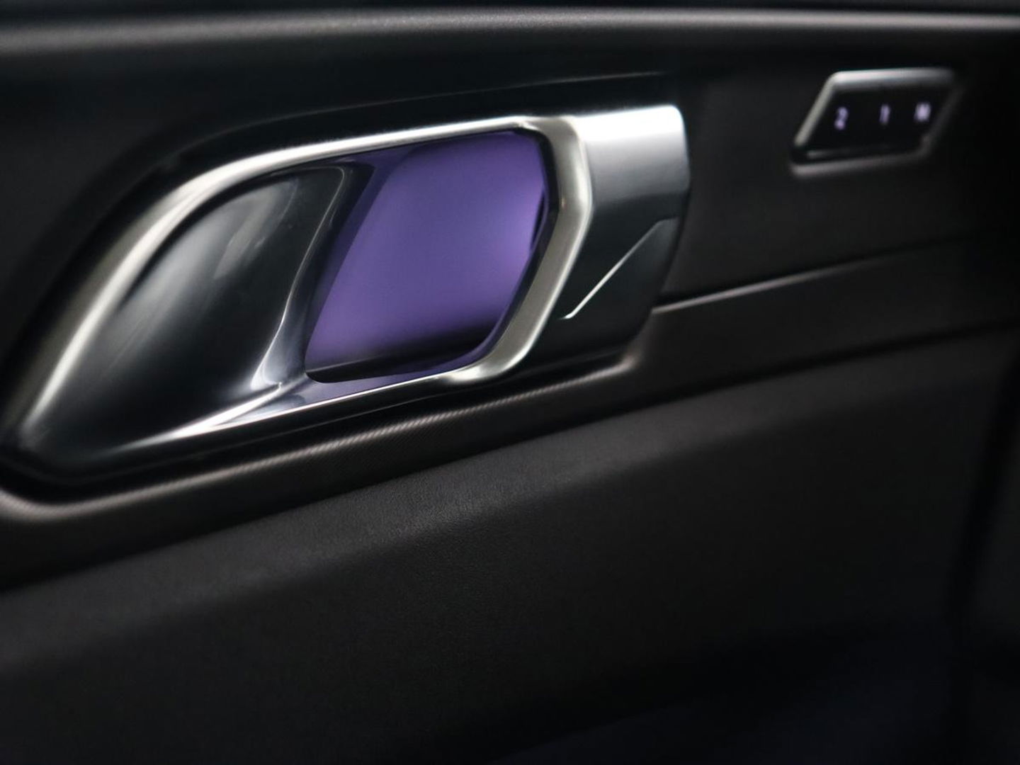 Lynk & Co 01 1.5 Plug In | Panoramadak | Infinity by Harman | Camera | Adaptive cruise | Stoelverwarming | Carplay | Memory | Full LED | PHEV