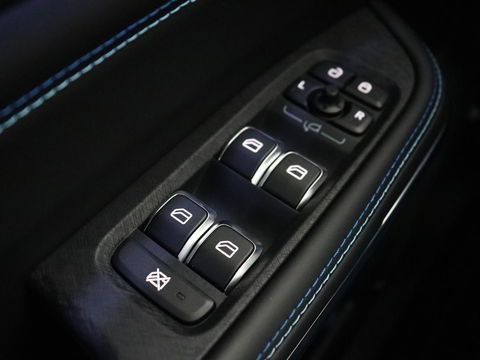 Lynk & Co 01 1.5 Plug In | Panoramadak | Infinity by Harman | Camera | Adaptive cruise | Stoelverwarming | Carplay | Memory | Full LED | PHEV