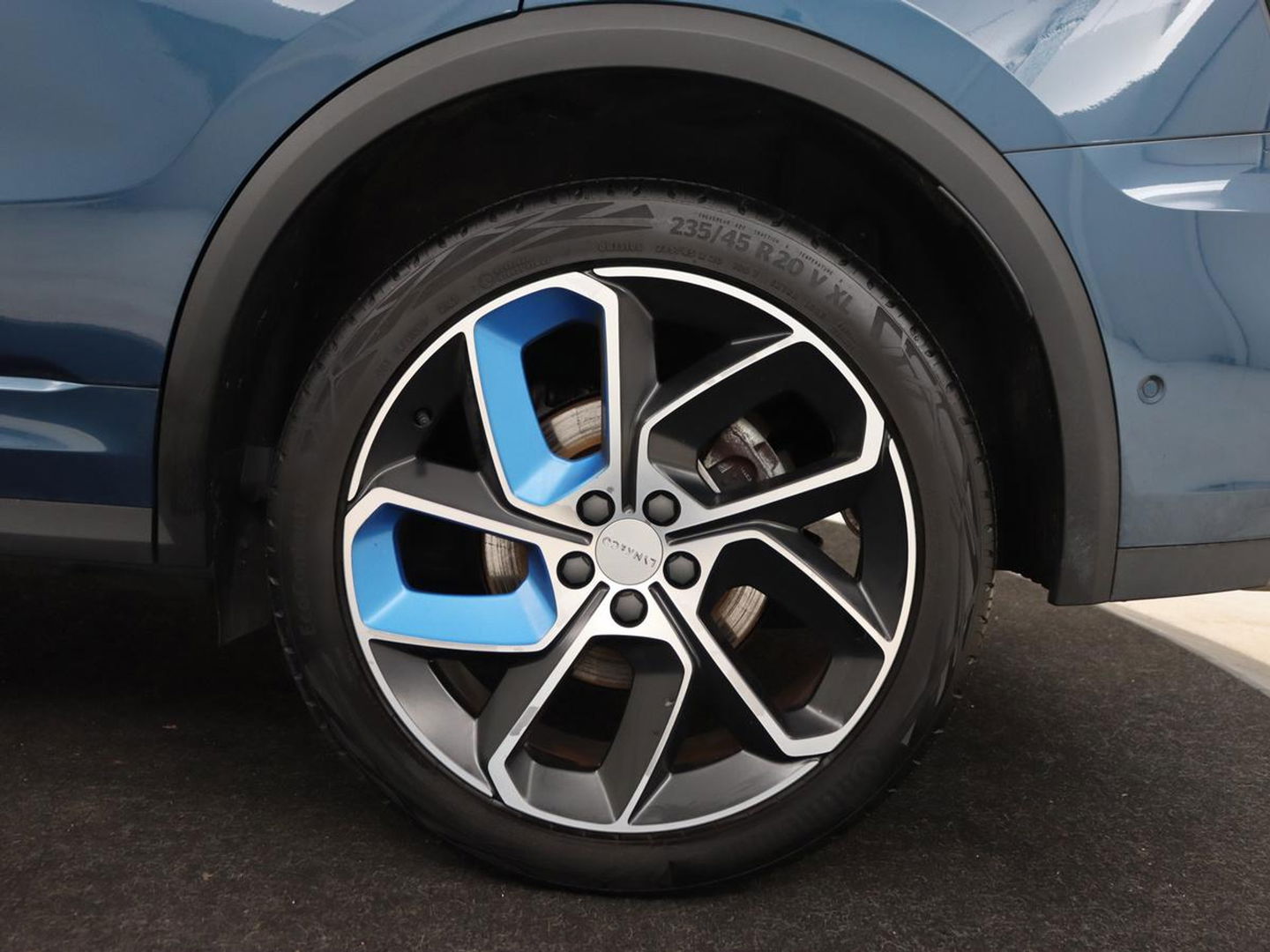 Lynk & Co 01 1.5 Plug In | Panoramadak | Infinity by Harman | Camera | Adaptive cruise | Stoelverwarming | Carplay | Memory | Full LED | PHEV