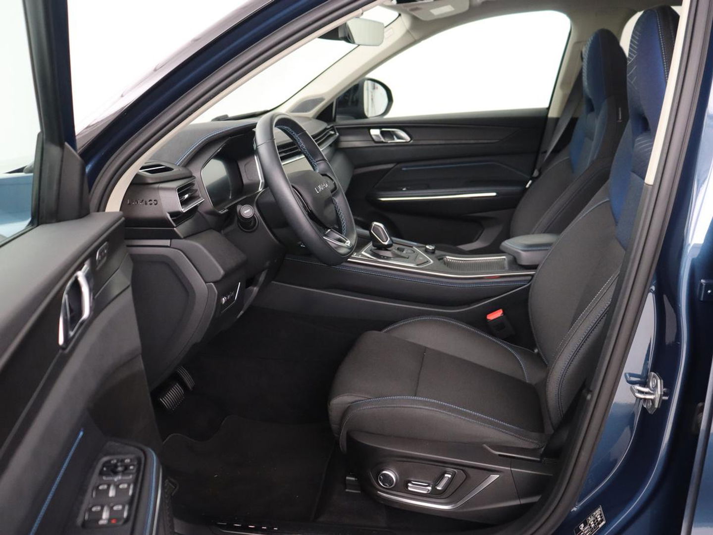 Lynk & Co 01 1.5 Plug In | Panoramadak | Infinity by Harman | Camera | Adaptive cruise | Stoelverwarming | Carplay | Memory | Full LED | PHEV