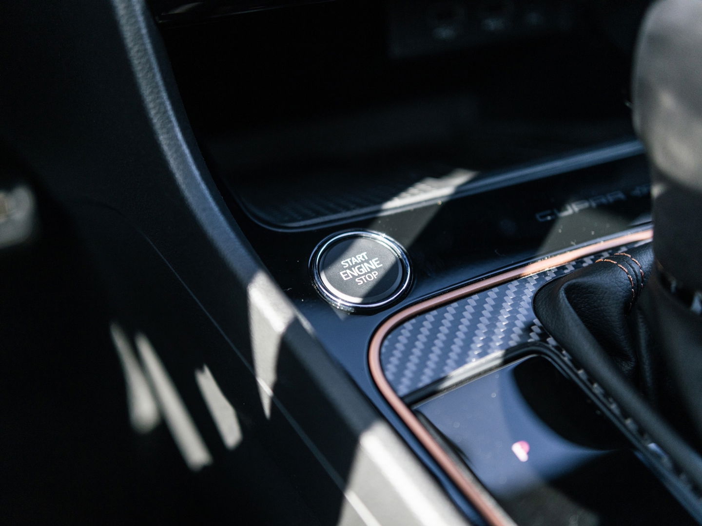 SEAT Leon ST 2.0 TSI 4DRIVE CUPRA R BLACKNESS GREY CARBON