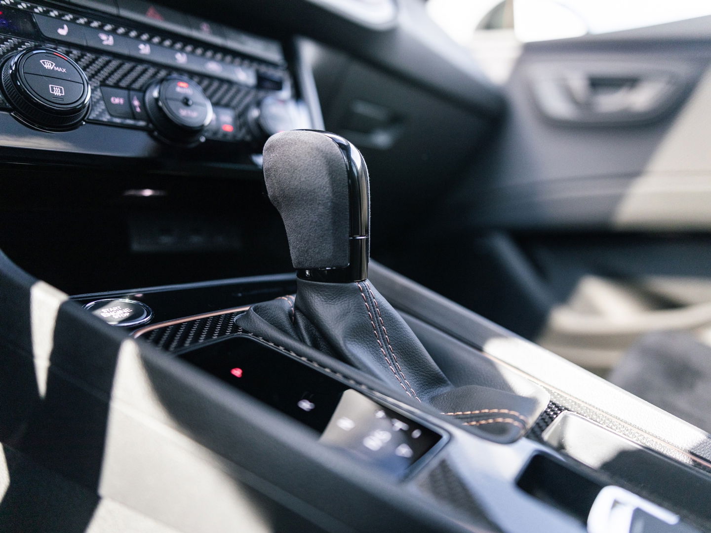 SEAT Leon ST 2.0 TSI 4DRIVE CUPRA R BLACKNESS GREY CARBON