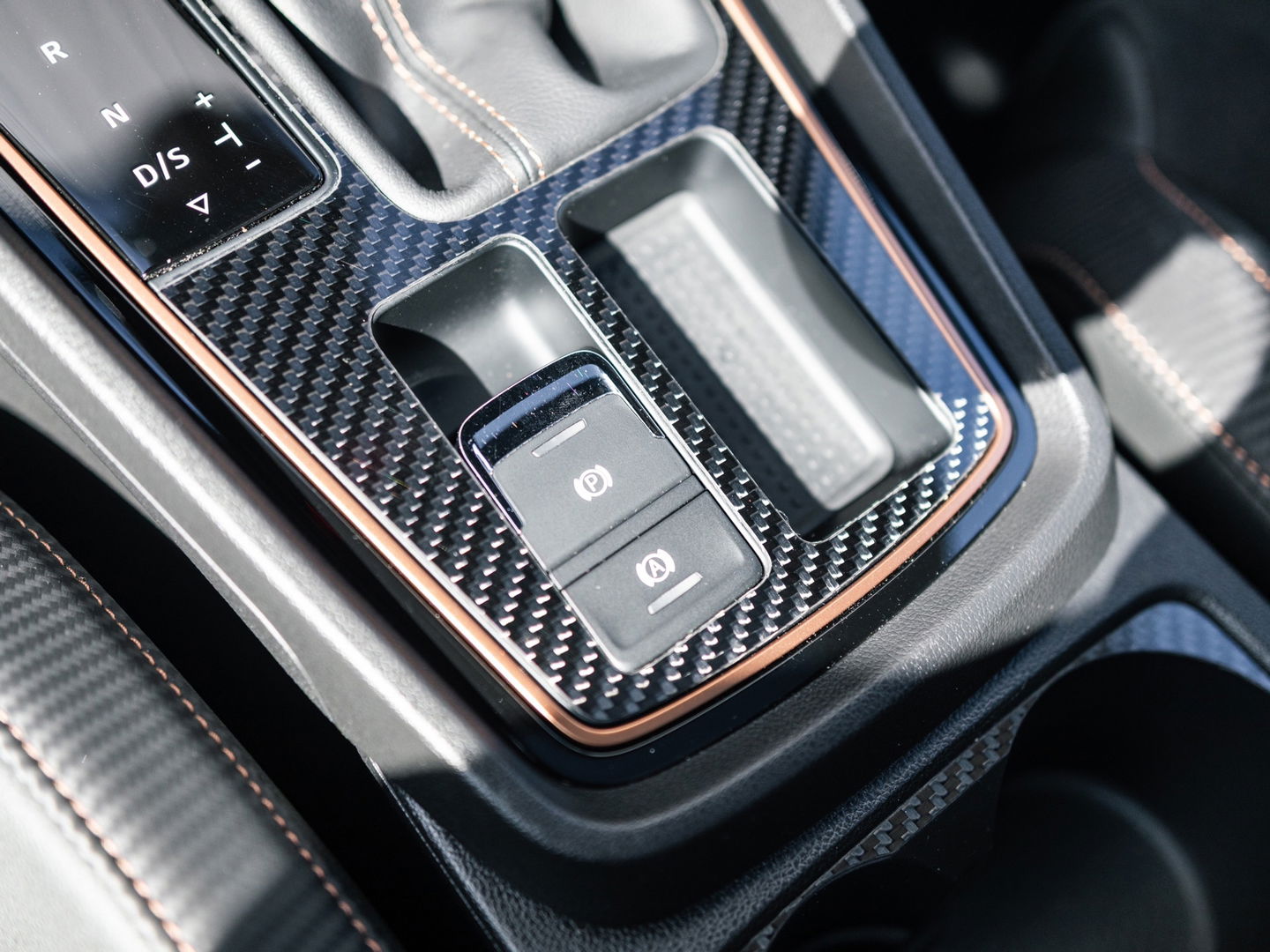 SEAT Leon ST 2.0 TSI 4DRIVE CUPRA R BLACKNESS GREY CARBON