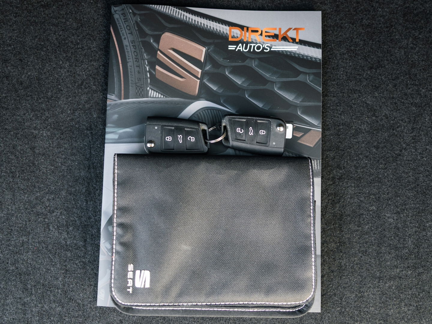 SEAT Leon ST 2.0 TSI 4DRIVE CUPRA R BLACKNESS GREY CARBON