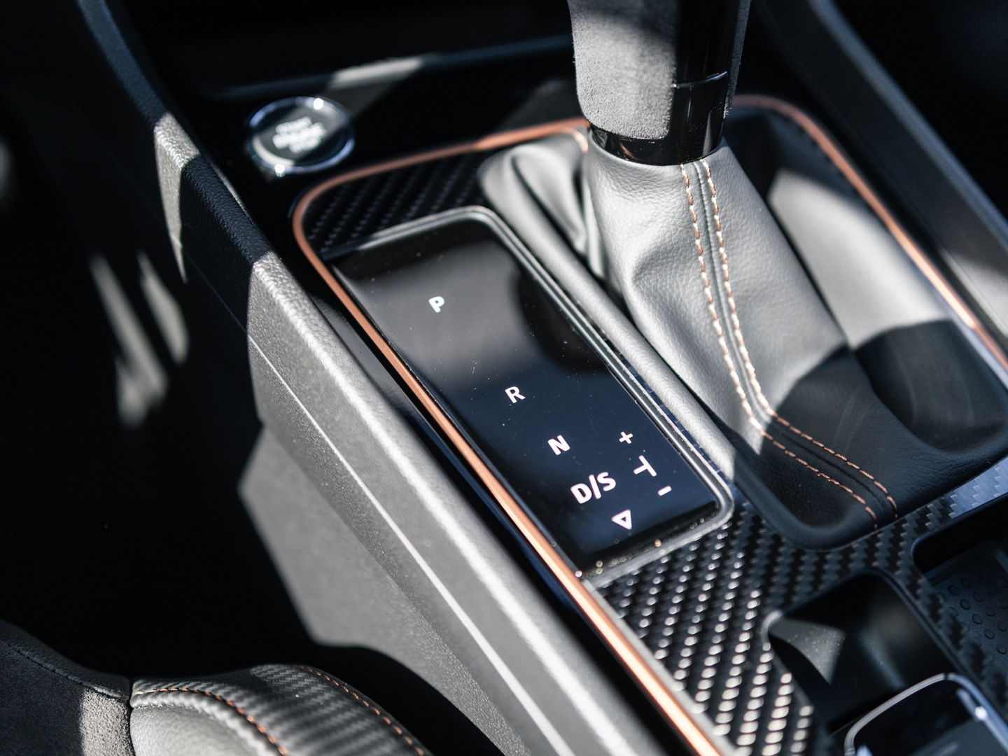 SEAT Leon ST 2.0 TSI 4DRIVE CUPRA R BLACKNESS GREY CARBON