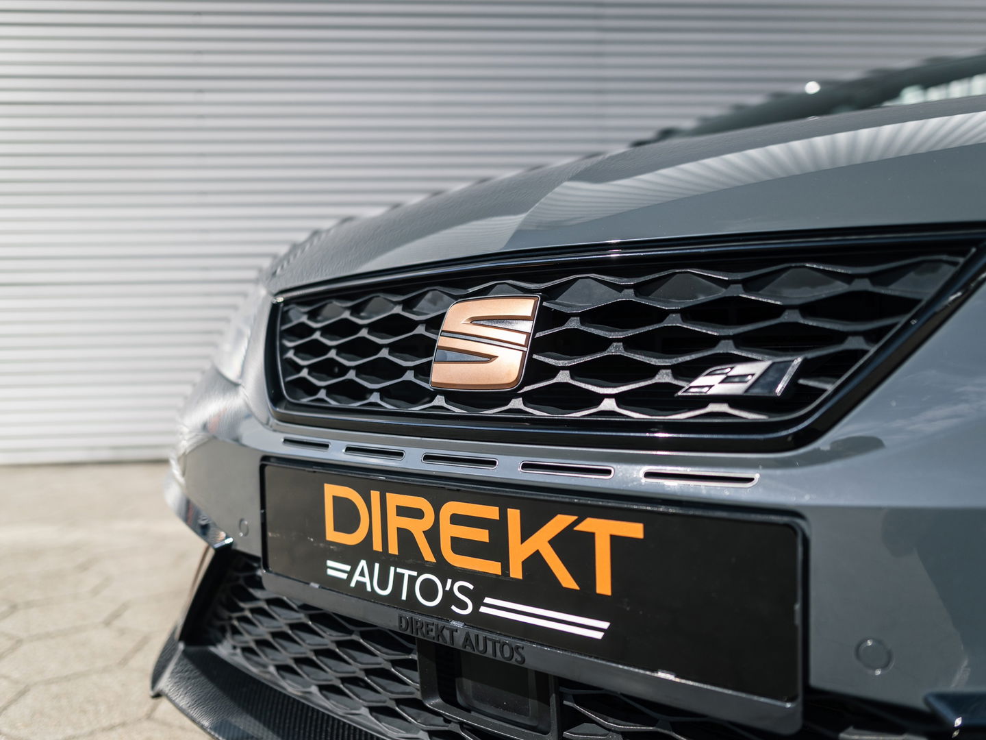 SEAT Leon ST 2.0 TSI 4DRIVE CUPRA R BLACKNESS GREY CARBON