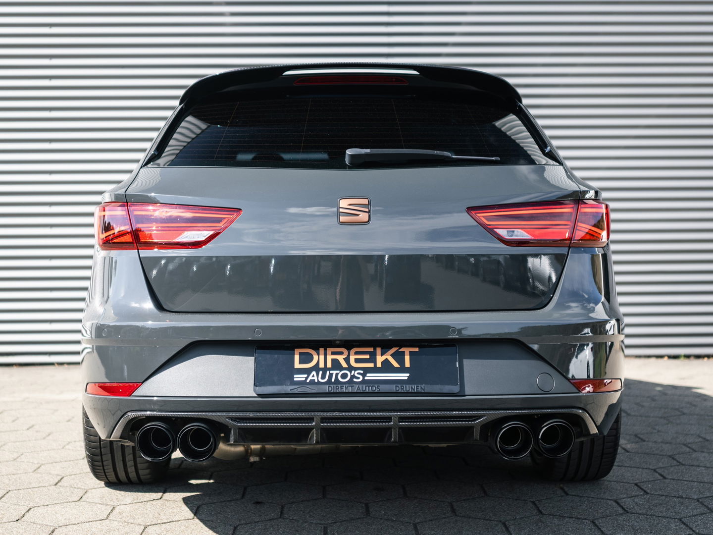 SEAT Leon ST 2.0 TSI 4DRIVE CUPRA R BLACKNESS GREY CARBON