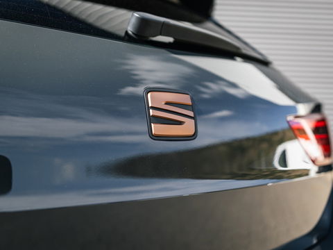 SEAT Leon ST 2.0 TSI 4DRIVE CUPRA R BLACKNESS GREY CARBON