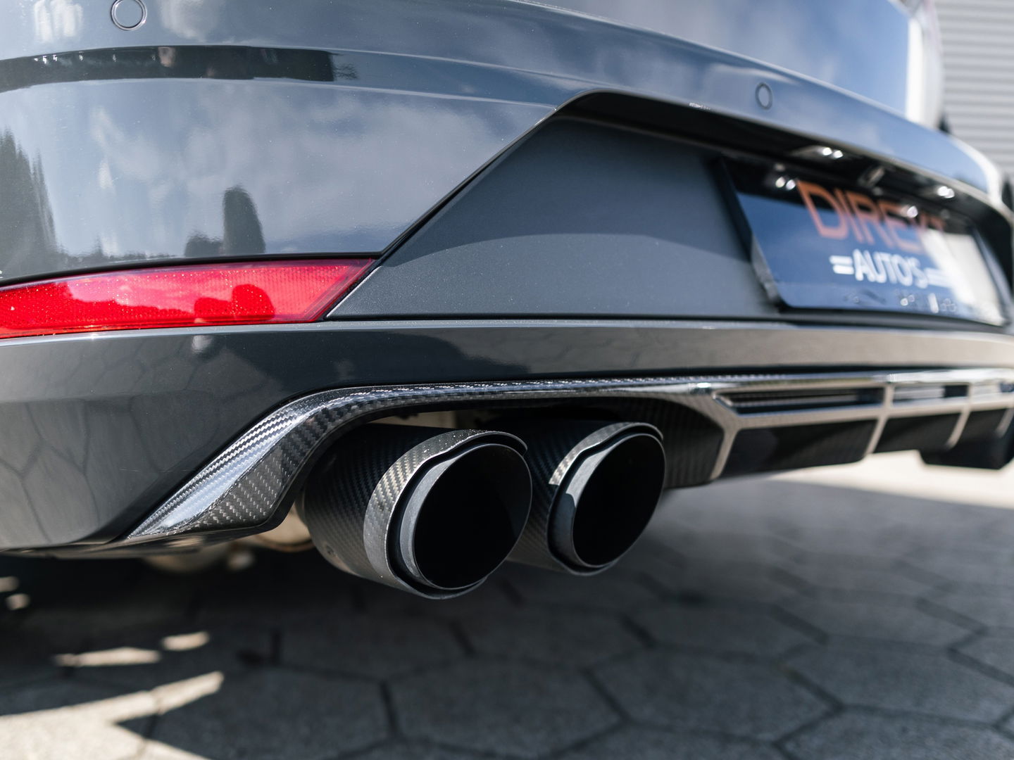 SEAT Leon ST 2.0 TSI 4DRIVE CUPRA R BLACKNESS GREY CARBON