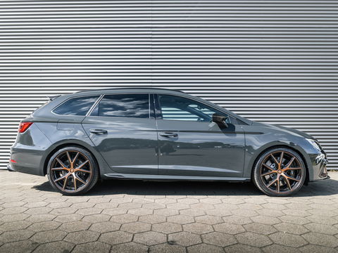 SEAT Leon ST 2.0 TSI 4DRIVE CUPRA R BLACKNESS GREY CARBON