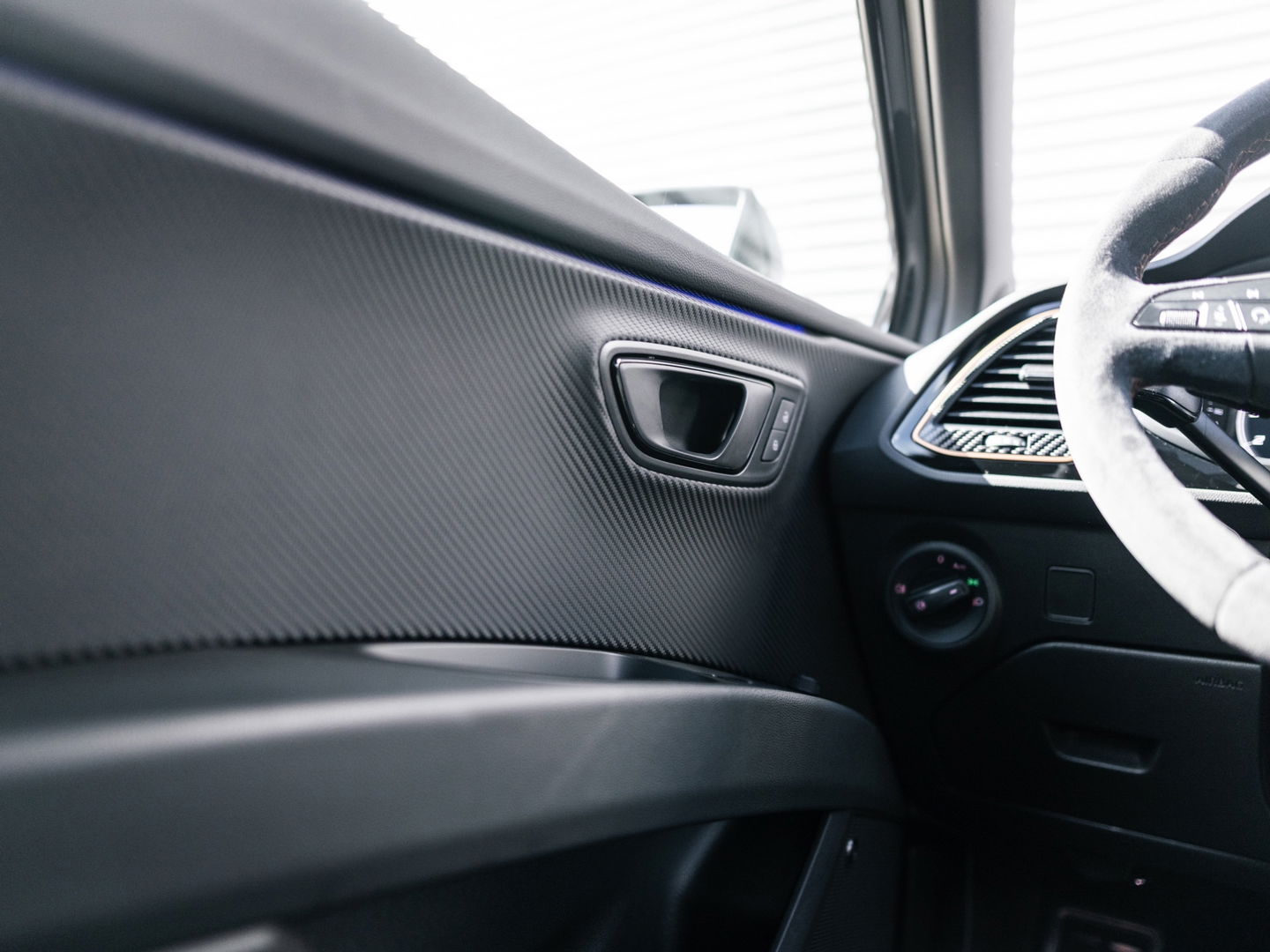 SEAT Leon ST 2.0 TSI 4DRIVE CUPRA R BLACKNESS GREY CARBON