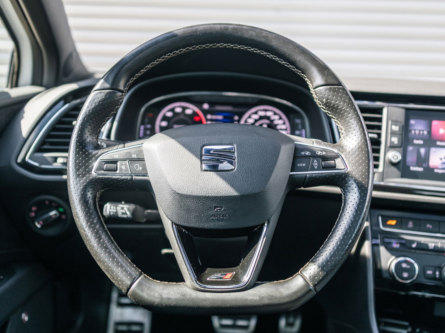 SEAT Leon ST 2.0 TSI CUPRA 4DRIVE CARBON EDITION PANO BREMBO