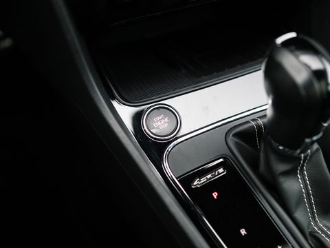 SEAT Leon ST 2.0 TSI CUPRA 4DRIVE CARBON EDITION PANO BREMBO