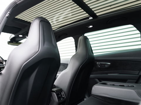 SEAT Leon ST 2.0 TSI CUPRA 4DRIVE CARBON EDITION PANO BREMBO