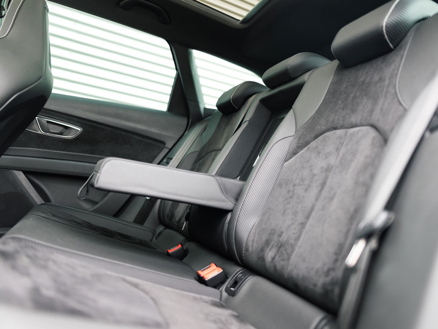 SEAT Leon ST 2.0 TSI CUPRA 4DRIVE CARBON EDITION PANO BREMBO