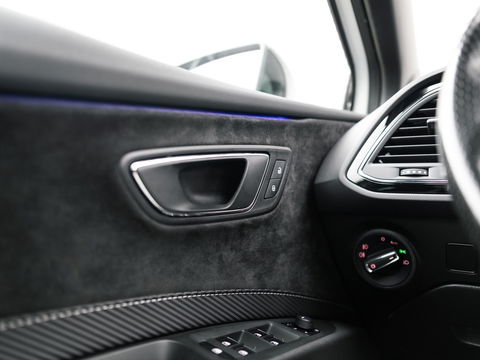 SEAT Leon ST 2.0 TSI CUPRA 4DRIVE CARBON EDITION PANO BREMBO