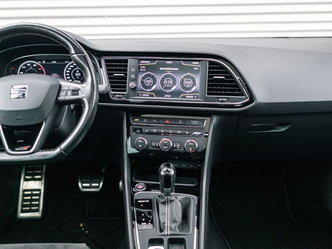 SEAT Leon ST 2.0 TSI CUPRA 4DRIVE CARBON EDITION PANO BREMBO