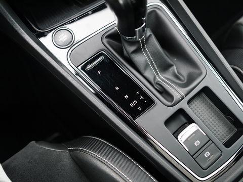 SEAT Leon ST 2.0 TSI CUPRA 4DRIVE CARBON EDITION PANO BREMBO