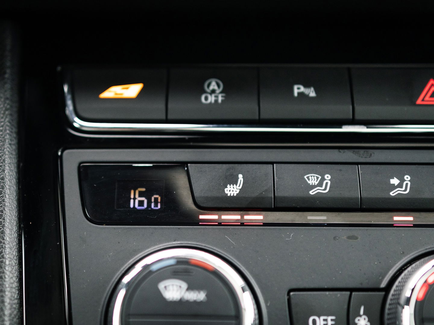 SEAT Leon ST 2.0 TSI CUPRA 4DRIVE CARBON EDITION PANO BREMBO