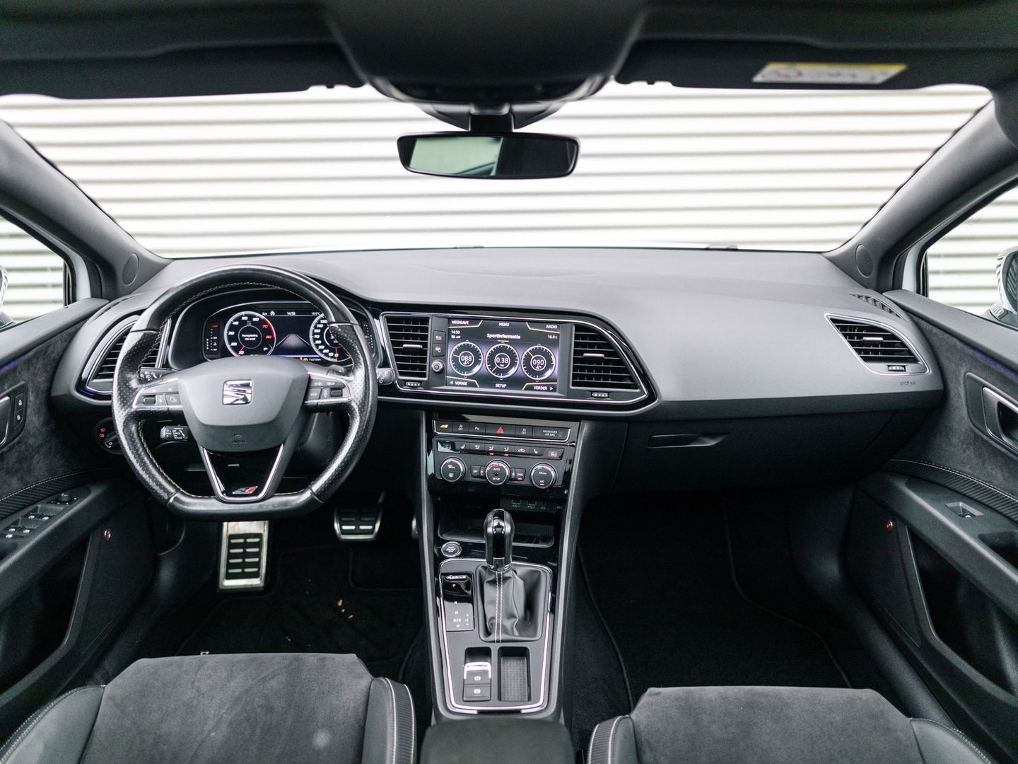 SEAT Leon ST 2.0 TSI CUPRA 4DRIVE CARBON EDITION PANO BREMBO