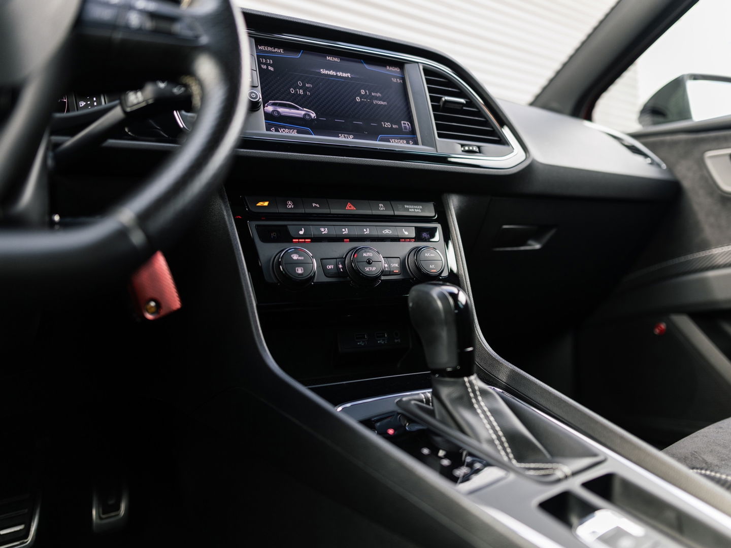 SEAT Leon ST 2.0 TSI CUPRA 300 4DRIVE VIRTUAL BEATS DCC