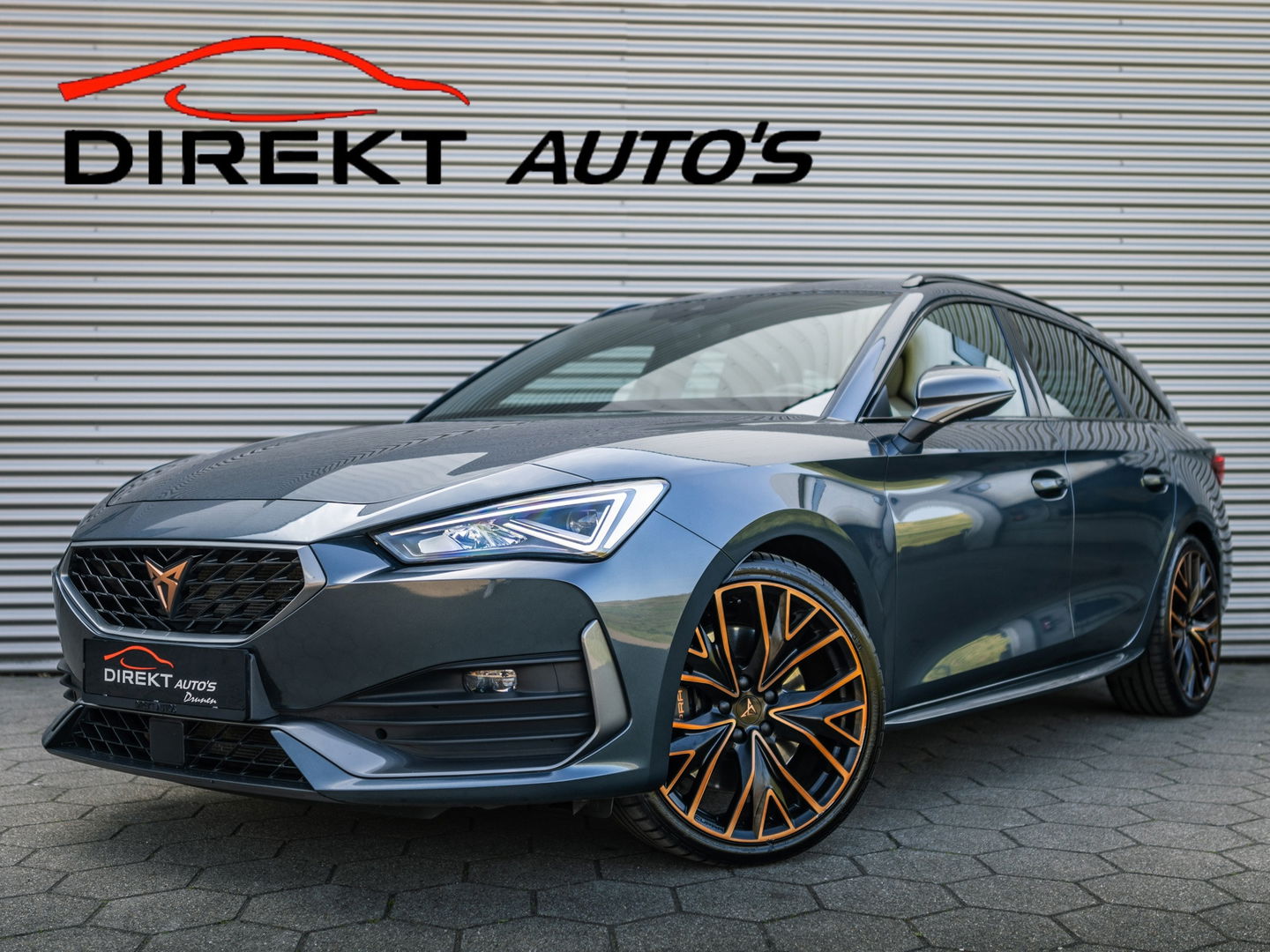CUPRA Leon ST 2.0 TSI 4DRIVE PANO CAMERA BEATS TREKH. KEYLESS