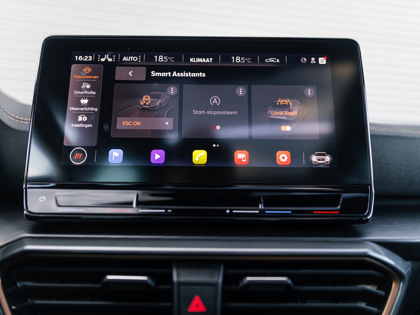 CUPRA Leon ST 2.0 TSI 4DRIVE PANO CAMERA BEATS TREKH. KEYLESS