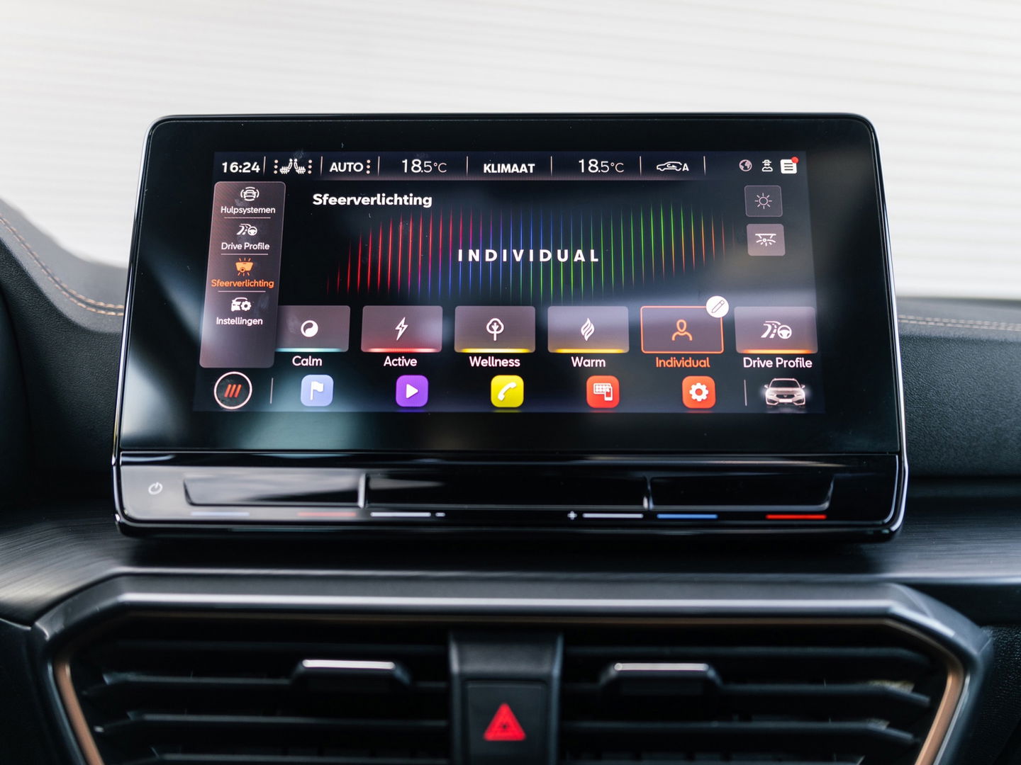 CUPRA Leon ST 2.0 TSI 4DRIVE PANO CAMERA BEATS TREKH. KEYLESS