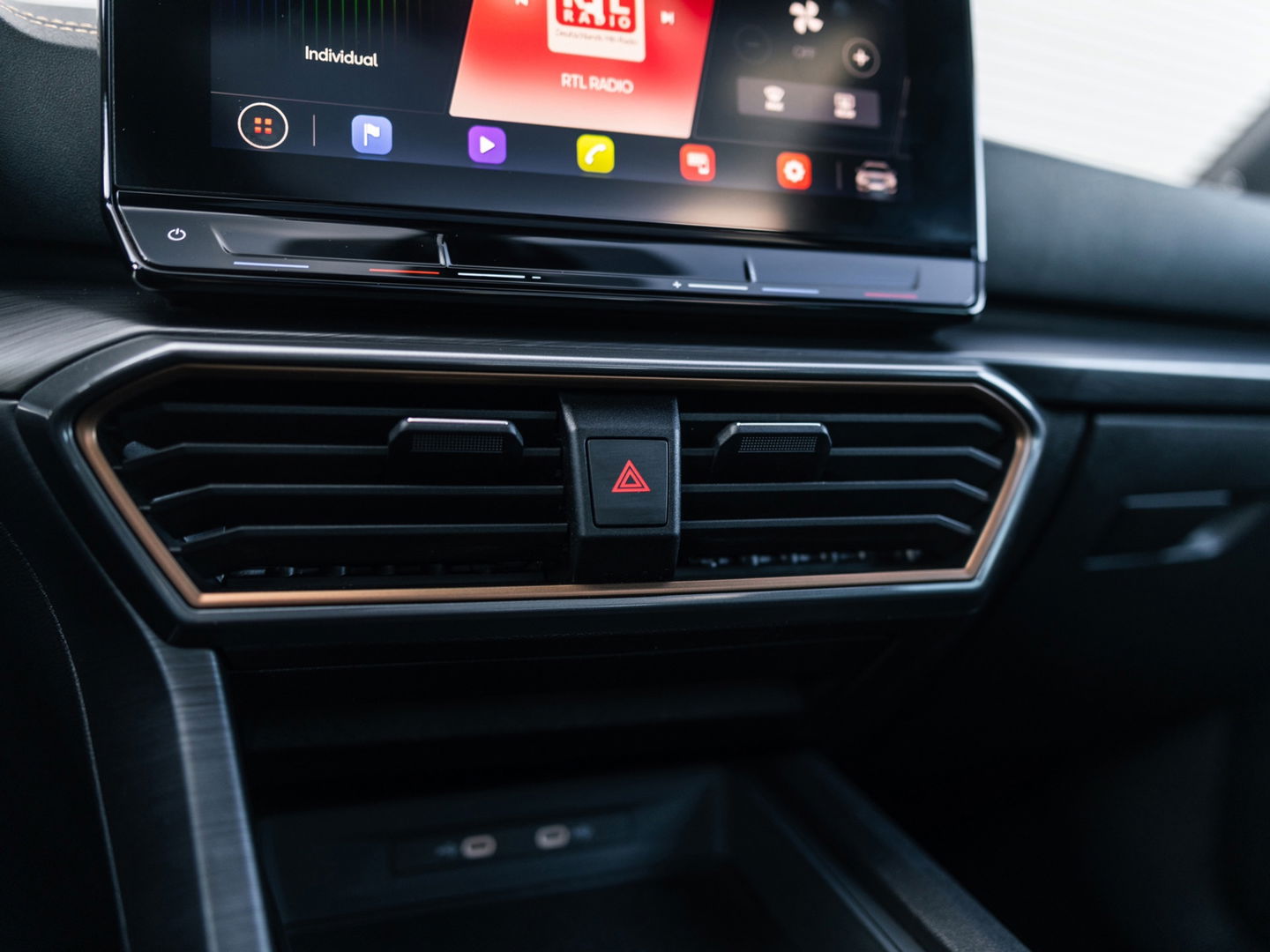 CUPRA Leon ST 2.0 TSI 4DRIVE PANO CAMERA BEATS TREKH. KEYLESS