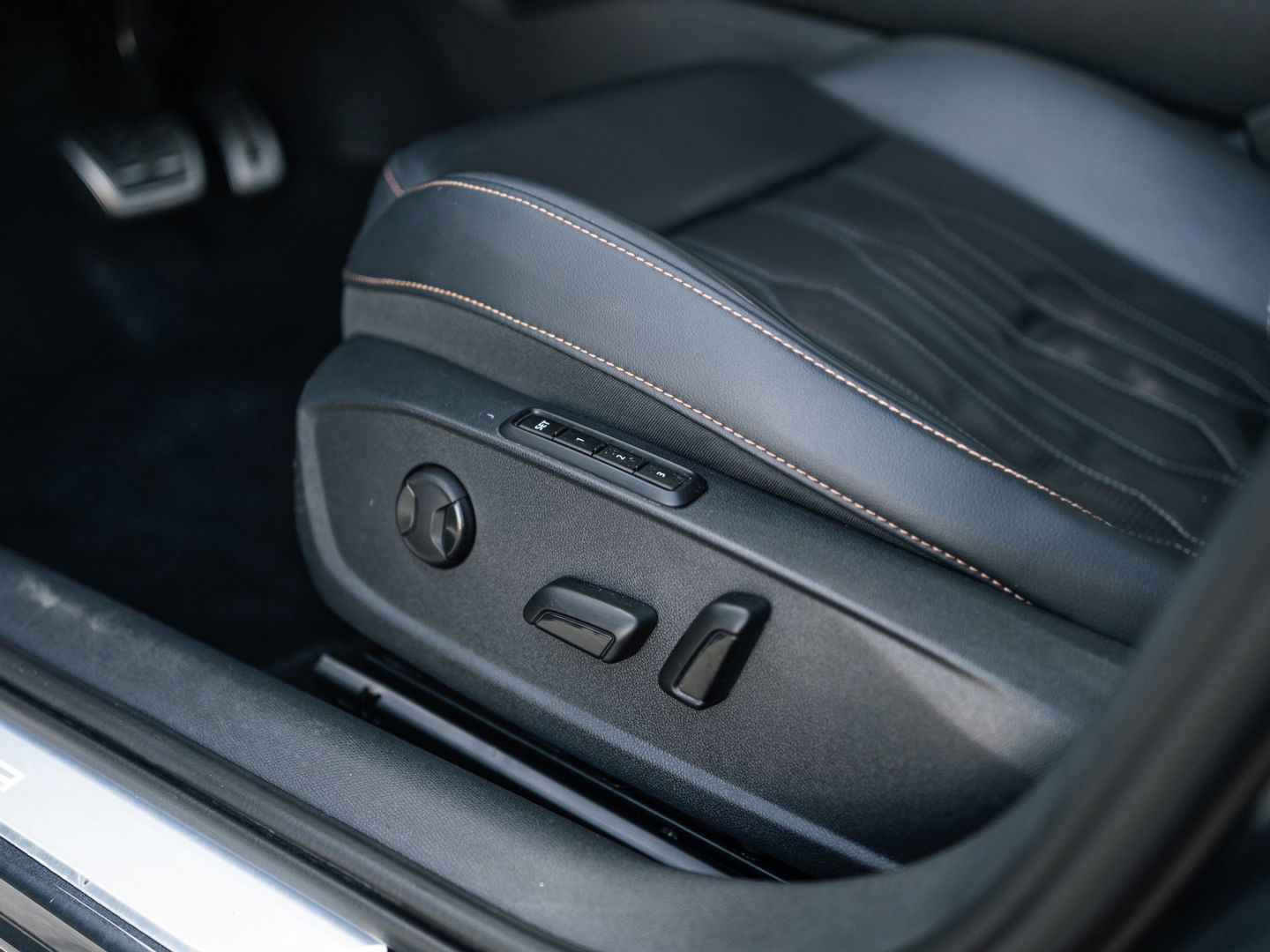 CUPRA Leon ST 2.0 TSI 4DRIVE PANO CAMERA BEATS TREKH. KEYLESS